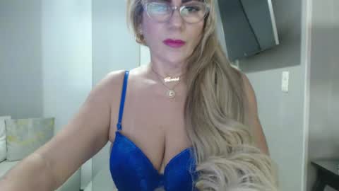 angelinna_12 online show from 09.18.25