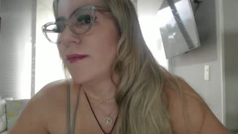 angelinna_12 online show from 10.02.25