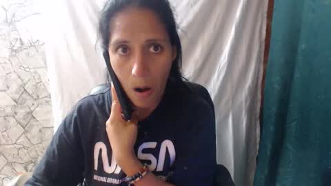 Snapshot of angelitaa_hot chatting on 11.17.25 angela online show from 11.17.25