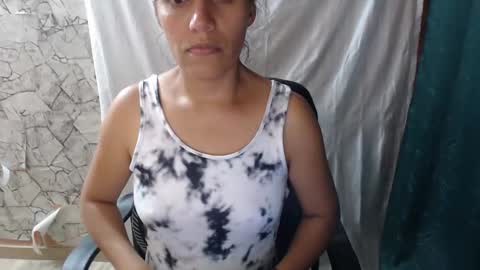 Snapshot of angelitaa_hot chatting on 11.24.25 angela online show from 11.24.25