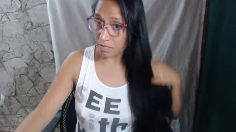 Snapshot of angelitaa_hot chatting on 02.13.26 angela online show from 02.13.26