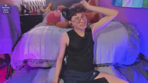 Snapshot of angelito18_twink chatting on 03.08.26 Angel online show from 03.08.26