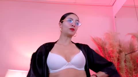 Snapshot of angell_bell chatting on 03.01.25 Angel online show from 03.01.25