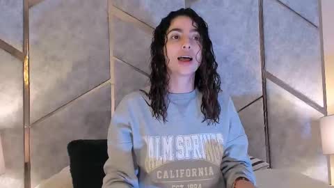 Snapshot of angell_bell chatting on 03.08.25 Angel online show from 03.08.25