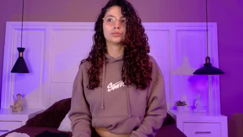 Snapshot of angell_bell chatting on 02.09.26 Angel online show from 02.09.26