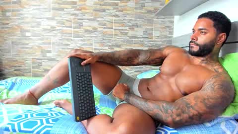 angelo_evans33 online show from 10.23.25