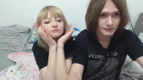 Snapshot of angelofporncouple chatting on 11.06.25 Eva online show from 11.06.25