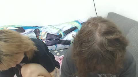 Snapshot of angelofporncouple chatting on 11.19.25 Eva online show from 11.19.25