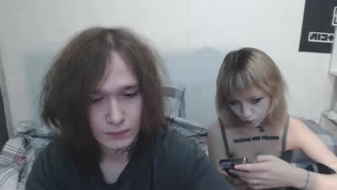 Snapshot of angelofporncouple chatting on 12.19.25 Eva online show from 12.19.25