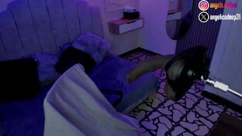 Snapshot of angels__collins chatting on 11.29.25 ANGELS online show from 11.29.25