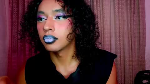 Snapshot of angelsdustxxx chatting on 09.24.25 online show from 09.24.25