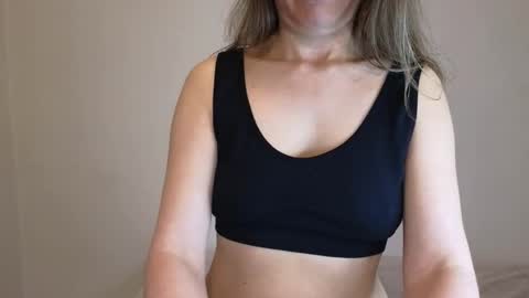 Giulia online show from 01.29.25