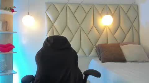 ANGIE online show from 06.11.26