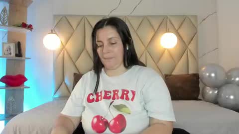 Snapshot of angelswets chatting on 06.25.26 ANGIE online show from 06.25.26