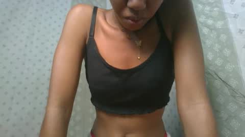 Snapshot of angeltta69 chatting on 11.18.25 angeltta69 online show from 11.18.25