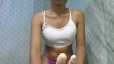 Snapshot of angeltta69 chatting on 11.22.25 angeltta69 online show from 11.22.25