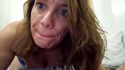 Snapshot of angelvanderpool71 chatting on 01.11.25 angelvanderpool71 online show from 01.11.25