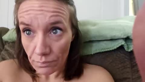 Snapshot of angelvanderpool71 chatting on 01.21.25 angelvanderpool71 online show from 01.21.25