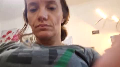 Snapshot of angelvanderpool71 chatting on 09.17.25 angelvanderpool71 online show from 09.17.25