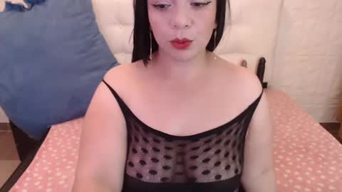 Snapshot of angie_bbw chatting on 01.25.25 Angie online show from 01.25.25