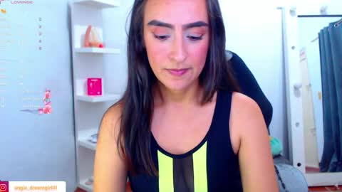 Snapshot of angie_dreamgirl chatting on 05.10.26 IG angie dreamgirl01 online show from 05.10.26