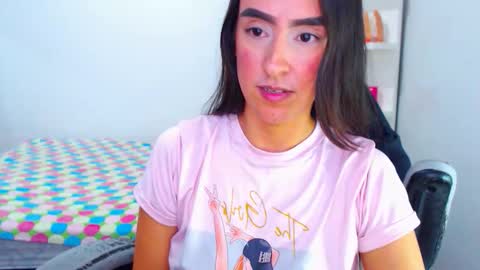 Snapshot of angie_dreamgirl chatting on 05.19.26 IG angie dreamgirl01 online show from 05.19.26