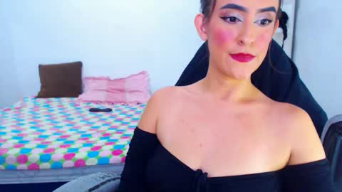 Snapshot of angie_dreamgirl chatting on 05.28.26 IG angie dreamgirl01 online show from 05.28.26