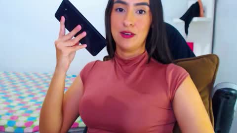 Snapshot of angie_dreamgirl chatting on 06.08.26 IG angie dreamgirl01 online show from 06.08.26