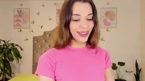 Snapshot of angie_modelo chatting on 12.10.24 Anabella online show from 12.10.24