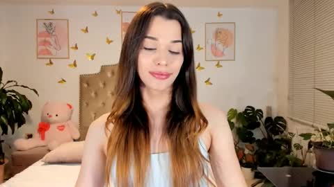 Snapshot of angie_modelo chatting on 09.12.25 Anabella online show from 09.12.25