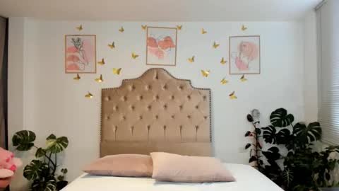 Snapshot of angie_modelo chatting on 03.10.26 Anabella online show from 03.10.26