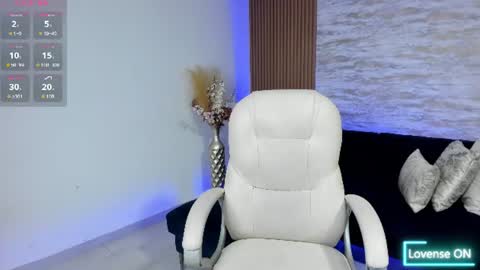 Snapshot of angie_smith_x chatting on 06.15.26 angie_smith_x online show from 06.15.26