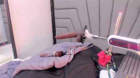 A N G I E.  online show from 11.14.25