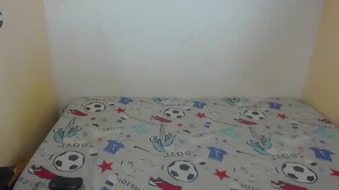 Snapshot of angielee01 chatting on 01.14.25 Angie y Andres online show from 01.14.25