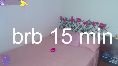 Snapshot of angielee01 chatting on 11.04.25 Angie y Andres online show from 11.04.25