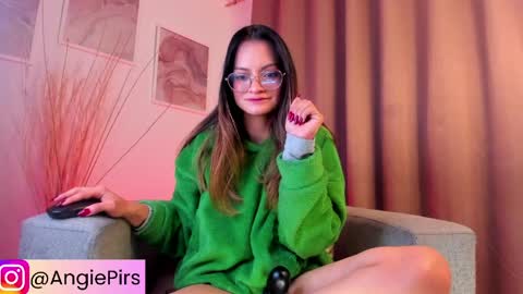 Snapshot of angiepirs chatting on 03.27.26 AngiePirs online show from 03.27.26