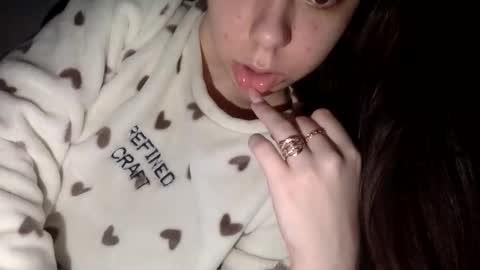 Snapshot of angle_cute05 chatting on 03.05.26 Angel Cute online show from 03.05.26