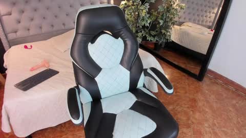 Snapshot of angy_avila chatting on 01.31.25 angy_avila online show from 01.31.25