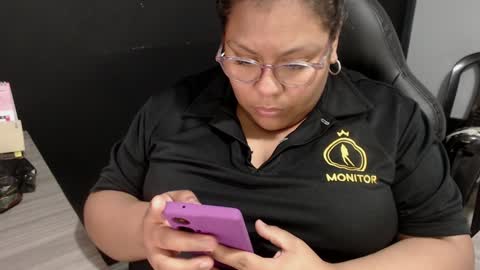 Snapshot of angy_ro12 chatting on 01.10.25 angy online show from 01.10.25