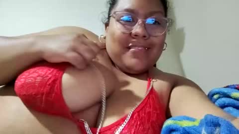 Snapshot of angy_ro12 chatting on 03.06.25 angy online show from 03.06.25
