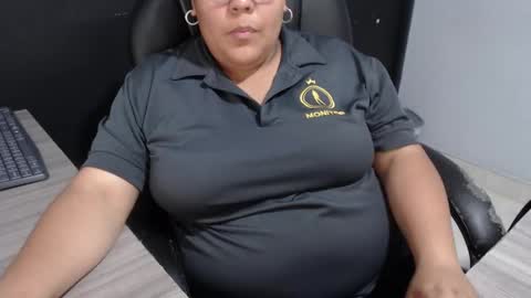 Snapshot of angy_ro12 chatting on 09.20.25 angy online show from 09.20.25