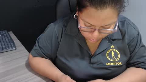 Snapshot of angy_ro12 chatting on 10.04.25 angy online show from 10.04.25