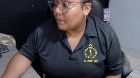 Snapshot of angy_ro12 chatting on 11.05.25 angy online show from 11.05.25