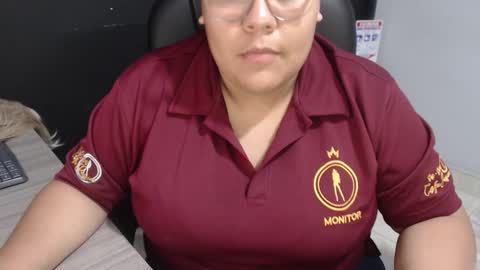 Snapshot of angy_ro12 chatting on 11.11.25 angy online show from 11.11.25