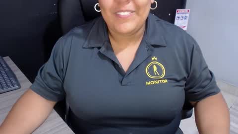 Snapshot of angy_ro12 chatting on 11.15.25 angy online show from 11.15.25