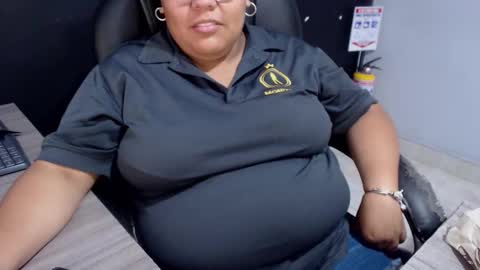 Snapshot of angy_ro12 chatting on 11.22.25 angy online show from 11.22.25