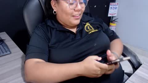 Snapshot of angy_ro12 chatting on 11.24.25 angy online show from 11.24.25