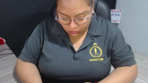 Snapshot of angy_ro12 chatting on 05.06.26 angy online show from 05.06.26