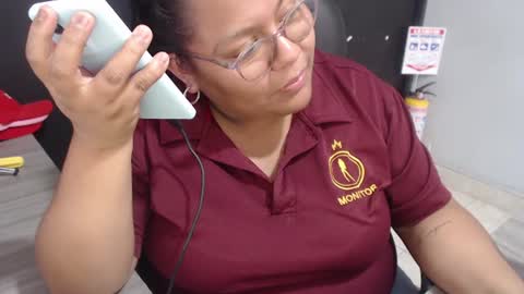 Snapshot of angy_ro12 chatting on 06.12.26 angy online show from 06.12.26