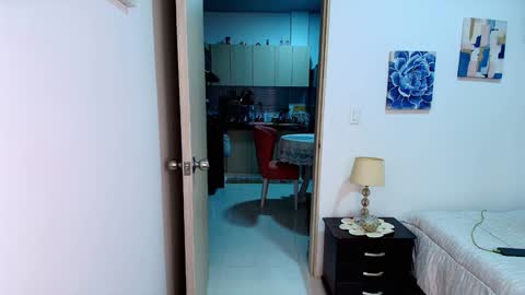 laura  online show from 11.20.25